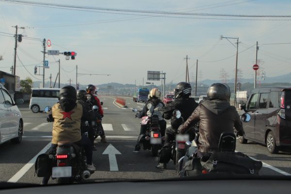 朝日東交差点にて。バイク部全員集合！