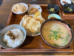 甘味食堂にてだご汁定食