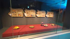 ダンジョン飯作中に登場した魔物料理の食品サンプル